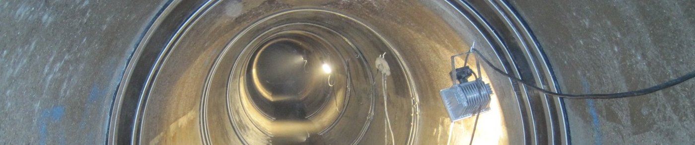 Abwasser: Blick in einen Abwasserkanal
