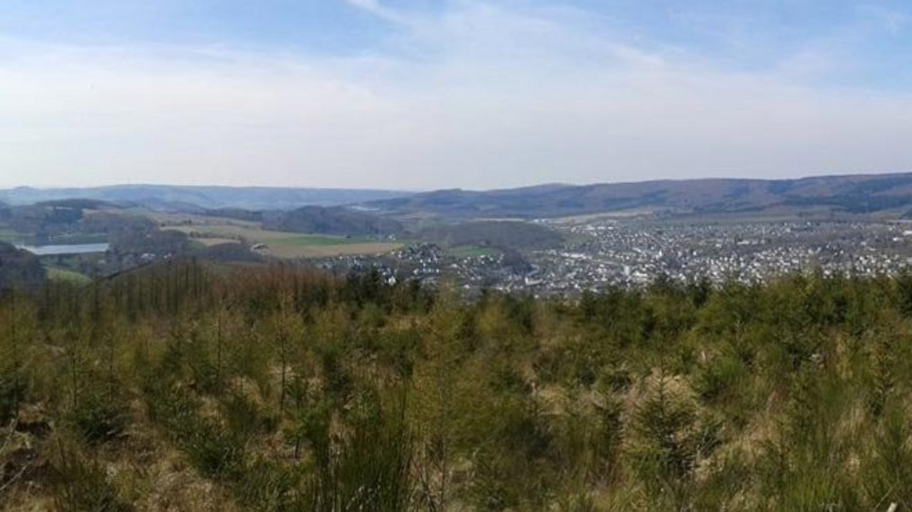 Bild: Blick über das Sauerland bei Meschede - Versorgungsgebiet der HSW
