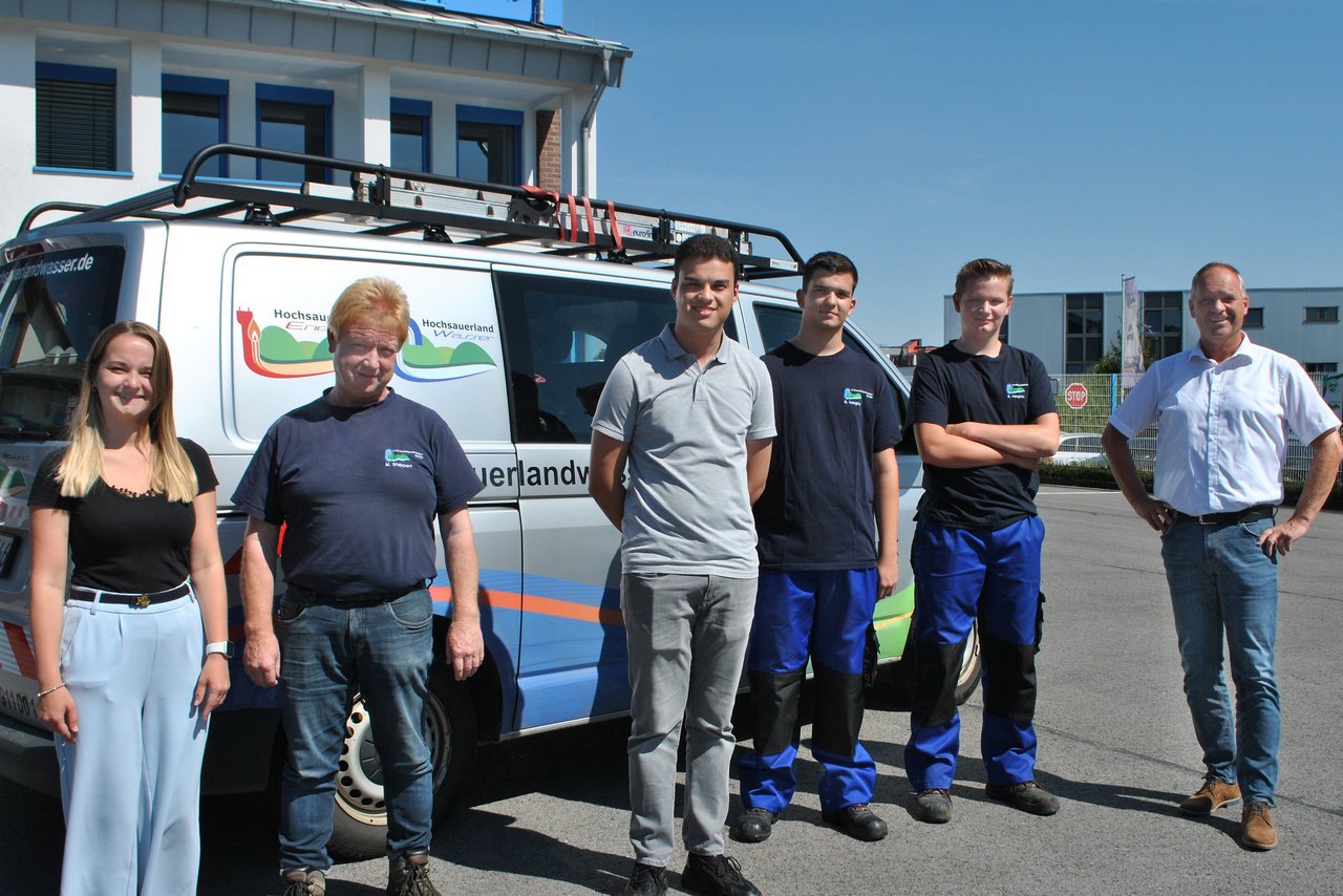 Bild: Neue Auszubildende werden wom Team der HSW begrüßt